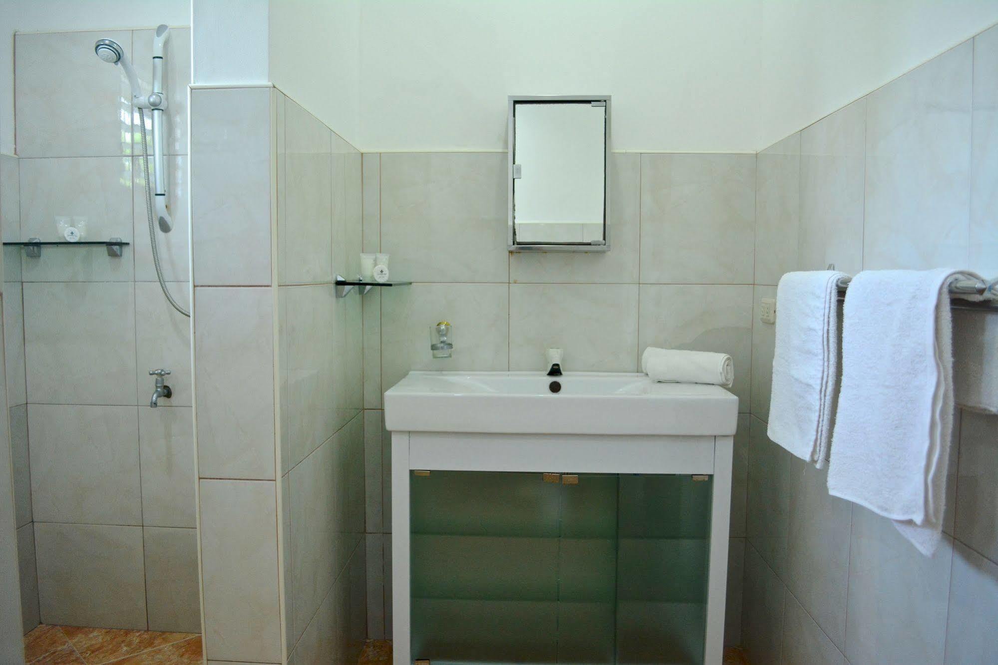 Olivia Resort Serviced Apartments And Bungalows 邦劳 外观 照片